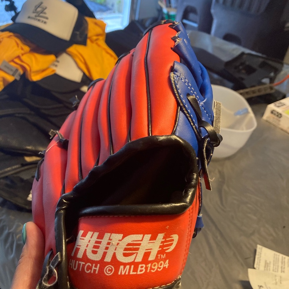Cubs baseball mit for kids